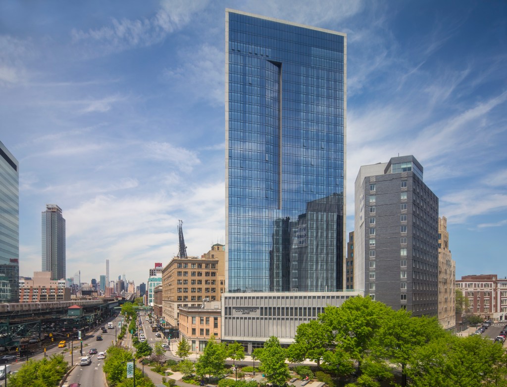 Leasing Underway at Long Island City's Newest Luxury Apartment Tower