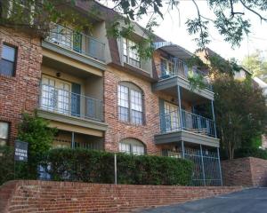 French Place Apartments, San Antonio