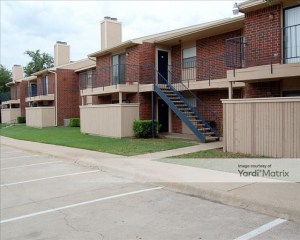 Thorn Manor Apartments in DeSoto, Texas