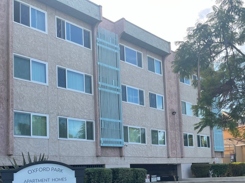 Completed in 1971, Oxford Park traded for $24.9 million. Image courtesy of Standard Communities