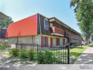 The community at 16457 El Camino Real in Houston.