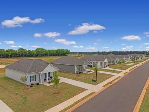 Exterior shot of Grove Landing in Warner Robins, Ga.