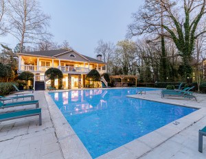 The Grace Roswell's pool and exterior