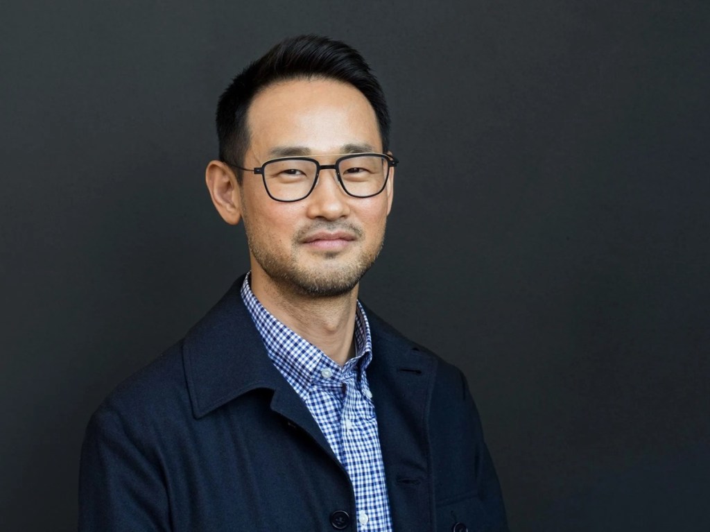 Headshot image of architect Jooyeol Oh of MG2