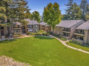 Exterior shot of Seaside Apartments, an affordable community in Santa Cruz, Calif.