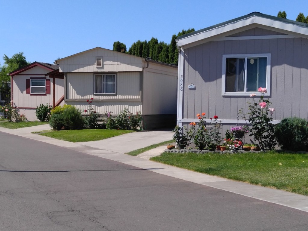 Kennedy Meadows manufactured housing community in Oregon