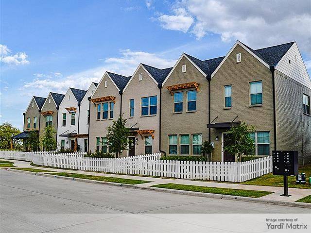 Outside shot of the rental homes inside The Townhomes at Bluebonnet Trails in Waxahachie, Texas