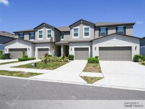 Exterior shot depicting the rental townhomes of Belmont at Ruskin, a BTR community in Ruskin, Fla.