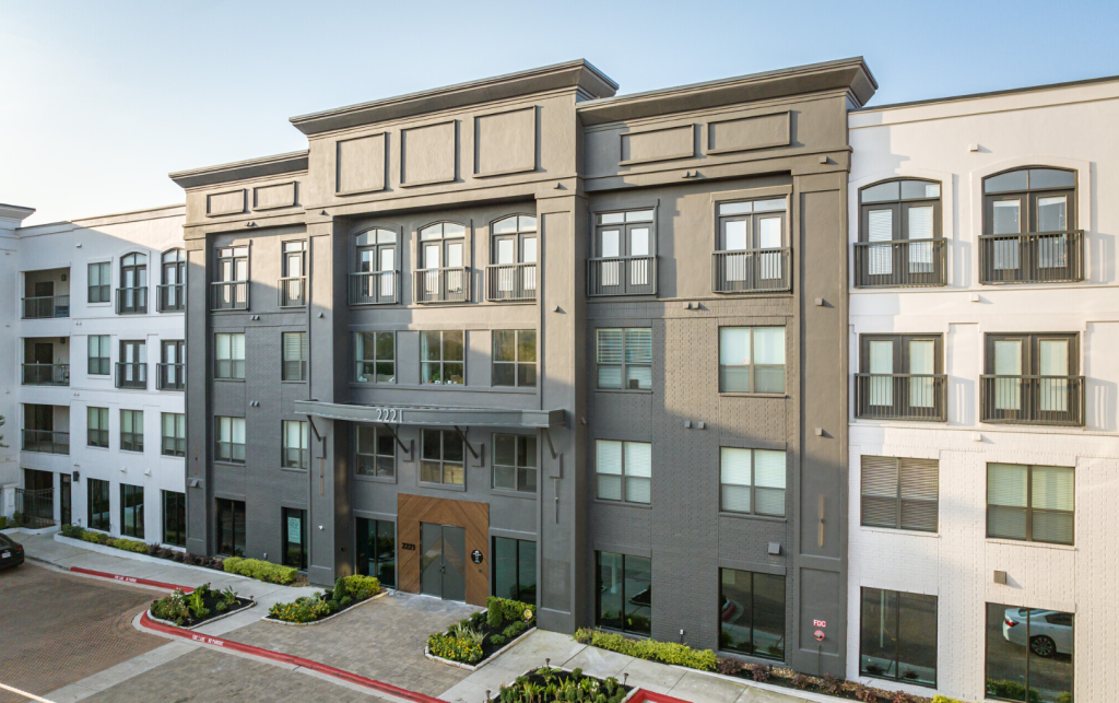 A photo of Us Bayou Park, a 404-unit luxury multifamily property in Houston owned by Vero Capital