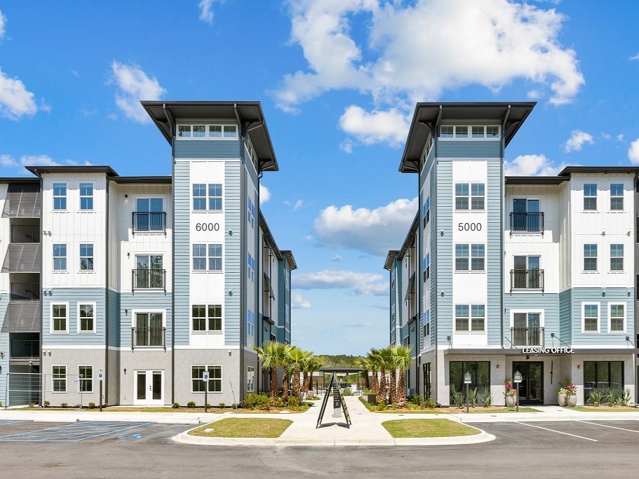 Exterior shot of Evado Nova Pax, a community in Summerville, S.C.