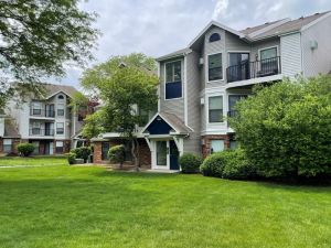 Exterior shot of Fox Valley Villages, a community in Aurora, Ill.