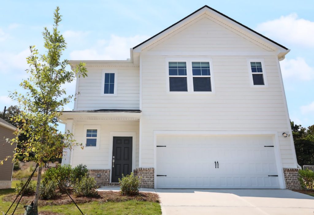 Exterior shot depicting one of HARMON Cedar Run's single-family rental detached homes in Lawrenceville, Ga.