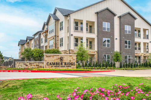 A photo of Camber Ridge at Cross Creek Ranch Apartments in suburban Houston