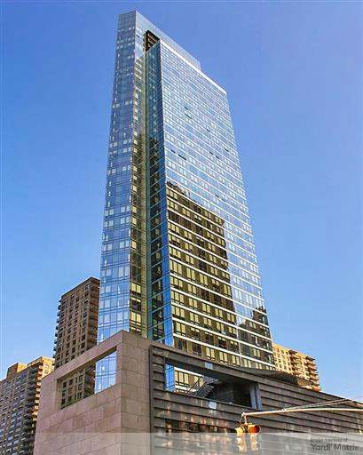 Exterior shot depicting AIRE, a luxury multifamily property in Manhattan, N.Y.