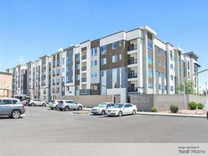 Exterior shot of Echo Biltmore, a multifamily property in Phoenix.