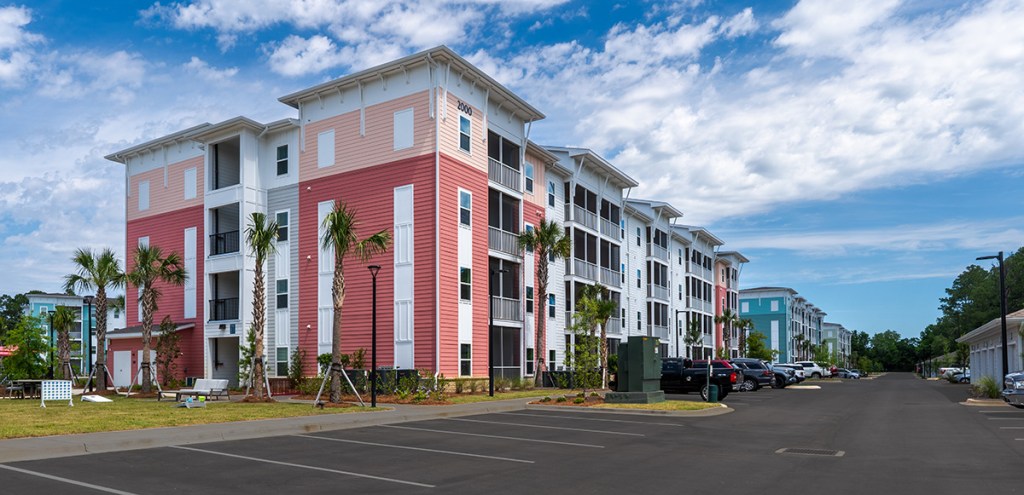 A photograph of Jewel at Santa Rosa Beach, an apartment community on the Florida Panhandle. 