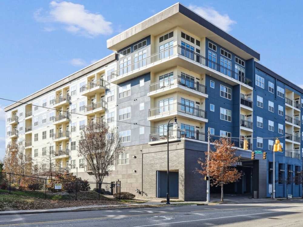 Exterior shot of 909 Flats, a community in Nashville, Tenn.
