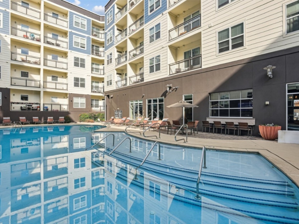 Exterior shot of 909 Flats, a community in Nashville, Tenn.