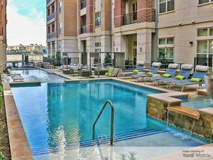 Exterior shot of Eastshore on Lake Carolyn, a community in Irving, Texas.
