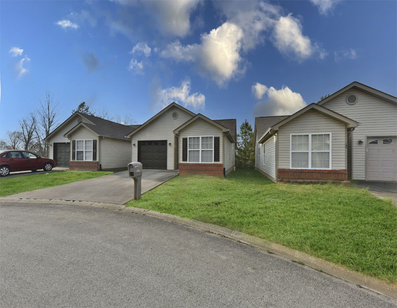 A photograph of three single-family rental homes at The Residences of Devanshire in Knoxville.