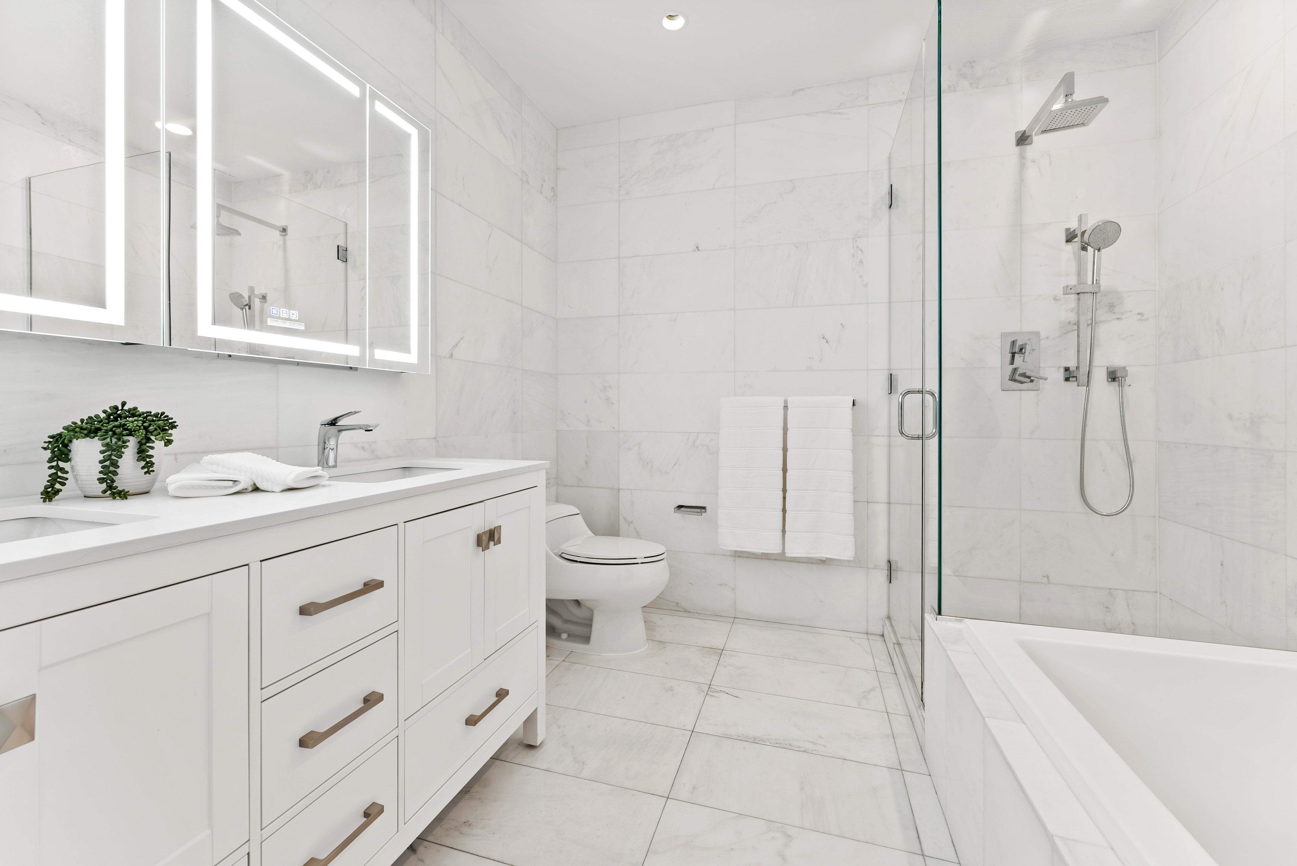 75 Wall Street 34C bathroom