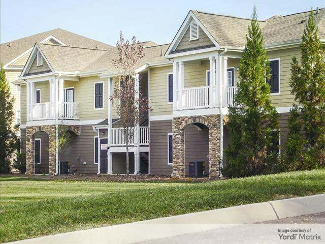 Exterior shot of Legends at Oak Grove, a 264-unit community in Knoxville, Tenn.