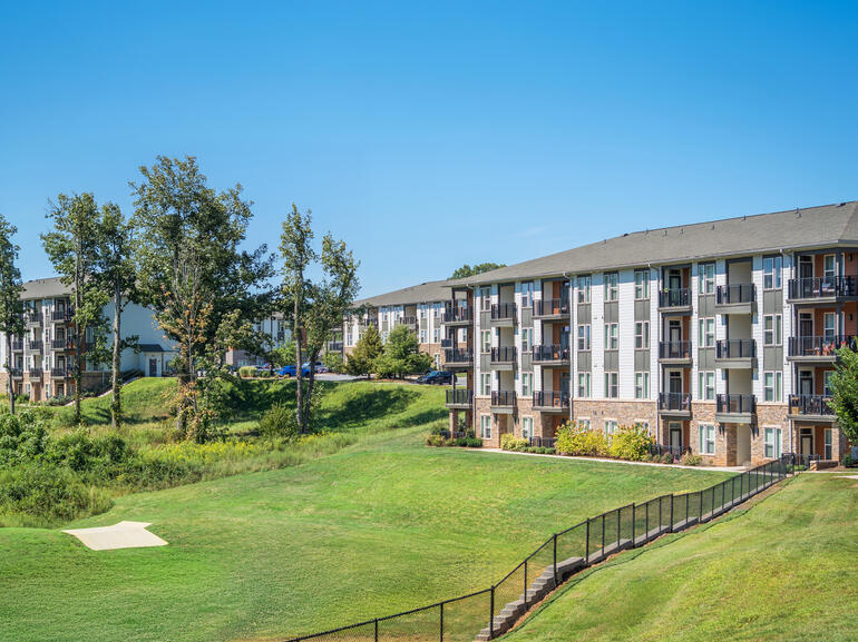 Exterior shot of Preston Ridge, a garden-style community in Hickory, North Carolina.