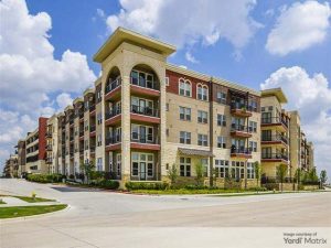 Exterior shot of Capitol at Stonebriar, a 424-unit multifamily property in Frisco, Texas.