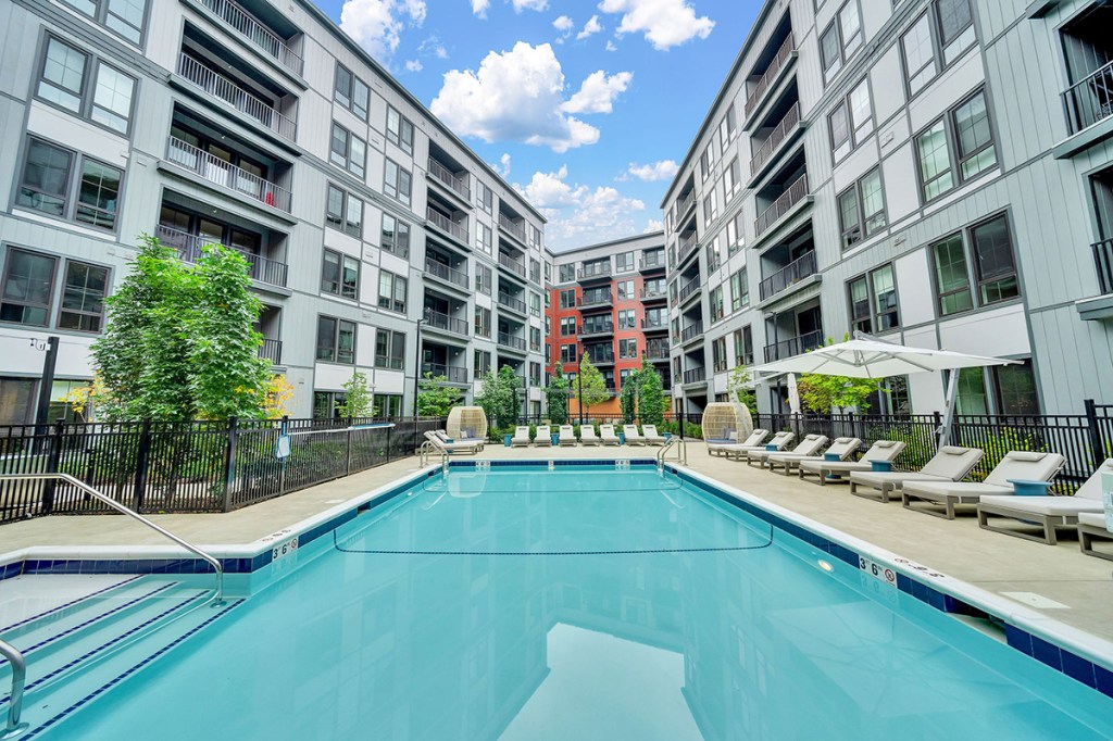 Piper Toll Brothers Apartment Living Image by Kamelot Photography courtesy of Bergmeyer