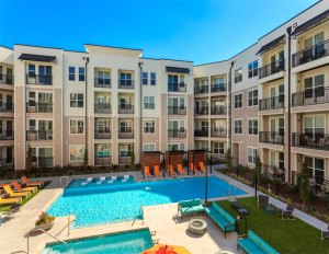 The Pool at Moda at the Hill community in St. Louis.