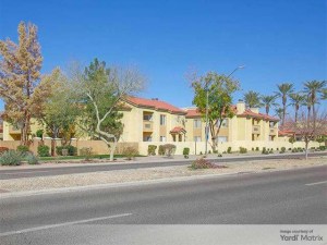 Exterior shot of Tresa at Arrowhead Apartments, a Phoenix community.