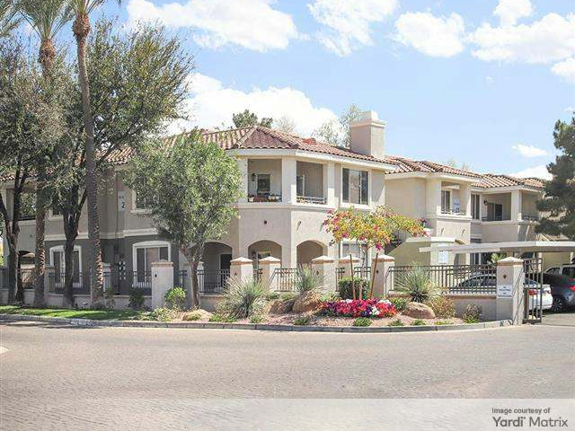 Exterior shot depicting one of the multifamily buildings within Arrowhead Summit, a multifamily property in Glendale, Ariz., sold by Blackstone to NALS Apartment Homes.