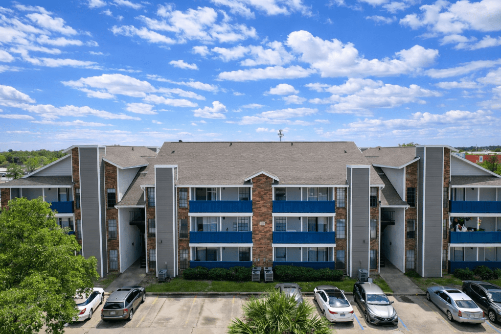 Aerial shot of Carmel Brook, a multifamily community in New Orleans, La.