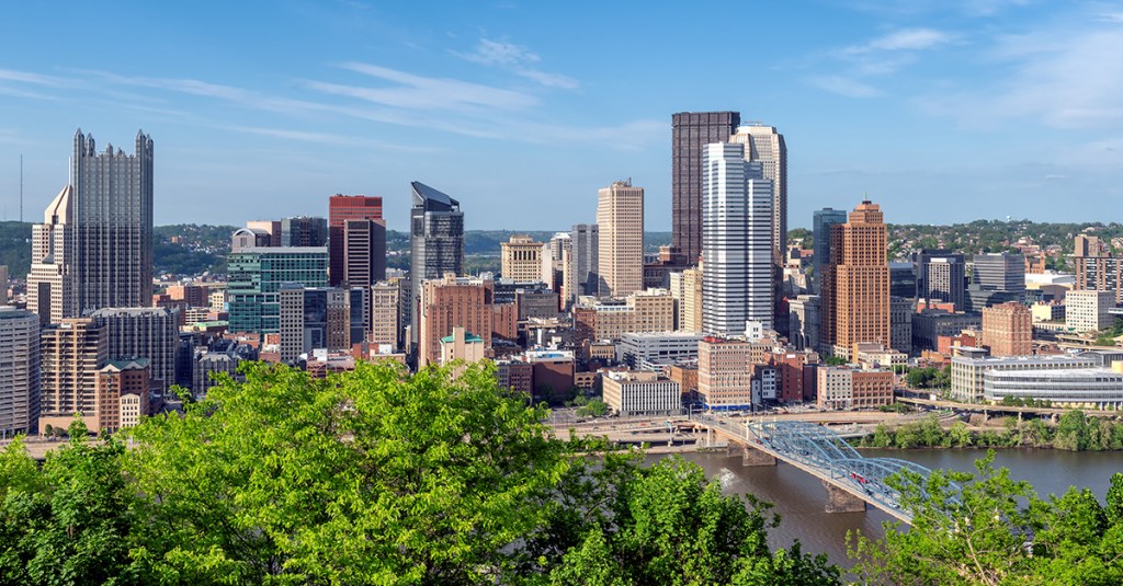 Pittsburgh city skyline from Grandview Overlook at sunset in Pittsburg, Pennsylvania, USA.