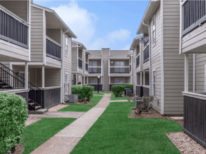 an interior courtyard at a multifamily community