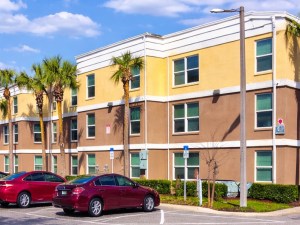 Exterior shot depicting one of Silver Oak's eight buildings in Tampa, Fla.