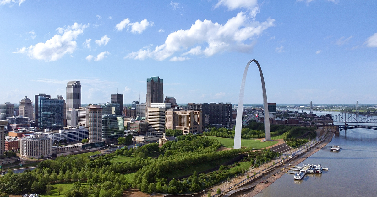 Aerial view of downtown St Louis, featuring the Gateway Arch
