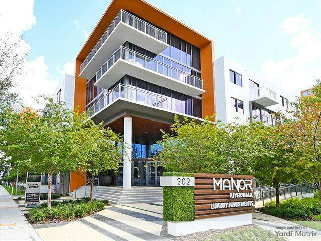 Exterior image of Arabelle Riverwalk, a 400-unit waterfront building in Tampa, Fla.