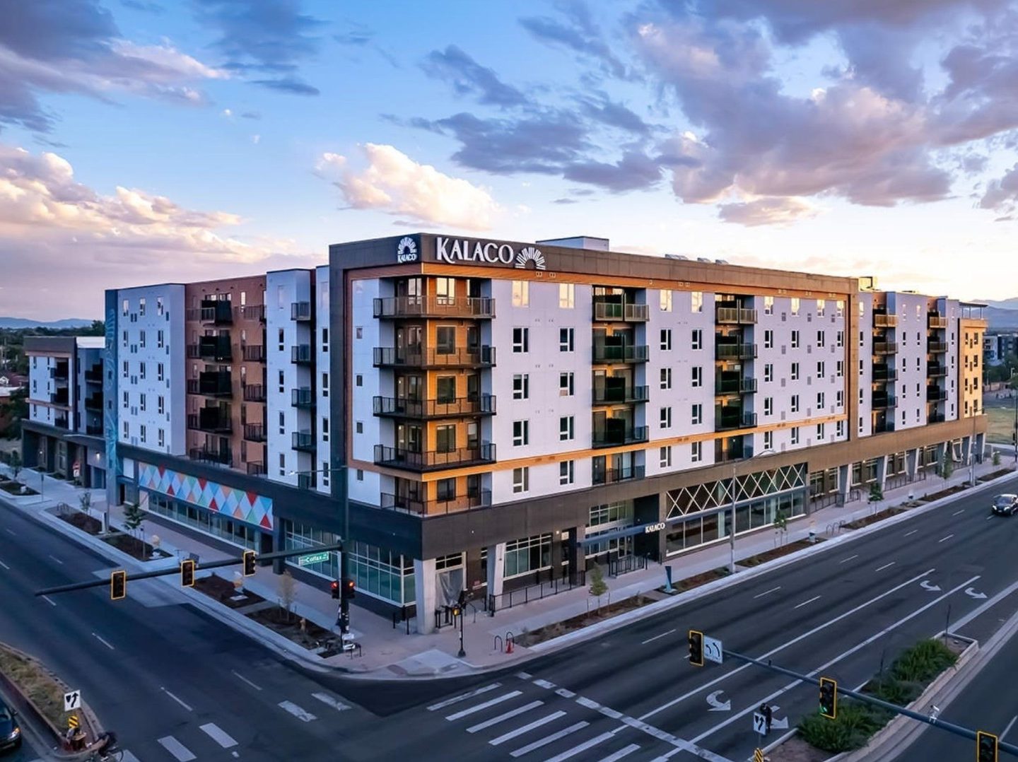 a photo of Kalaco, a 280-unit, mid-rise multifamily community in Denver built by Opus Development Co., LLC, and an Ares Real Estate fund, that was refinanced with a $67 million three-year loan arranged by JLL Capital Markets.