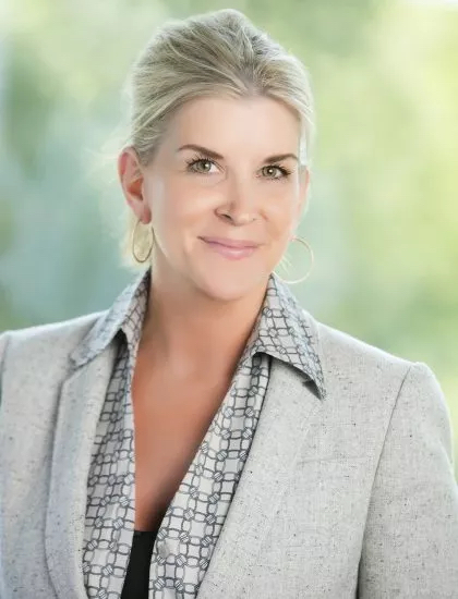 Kari Warren