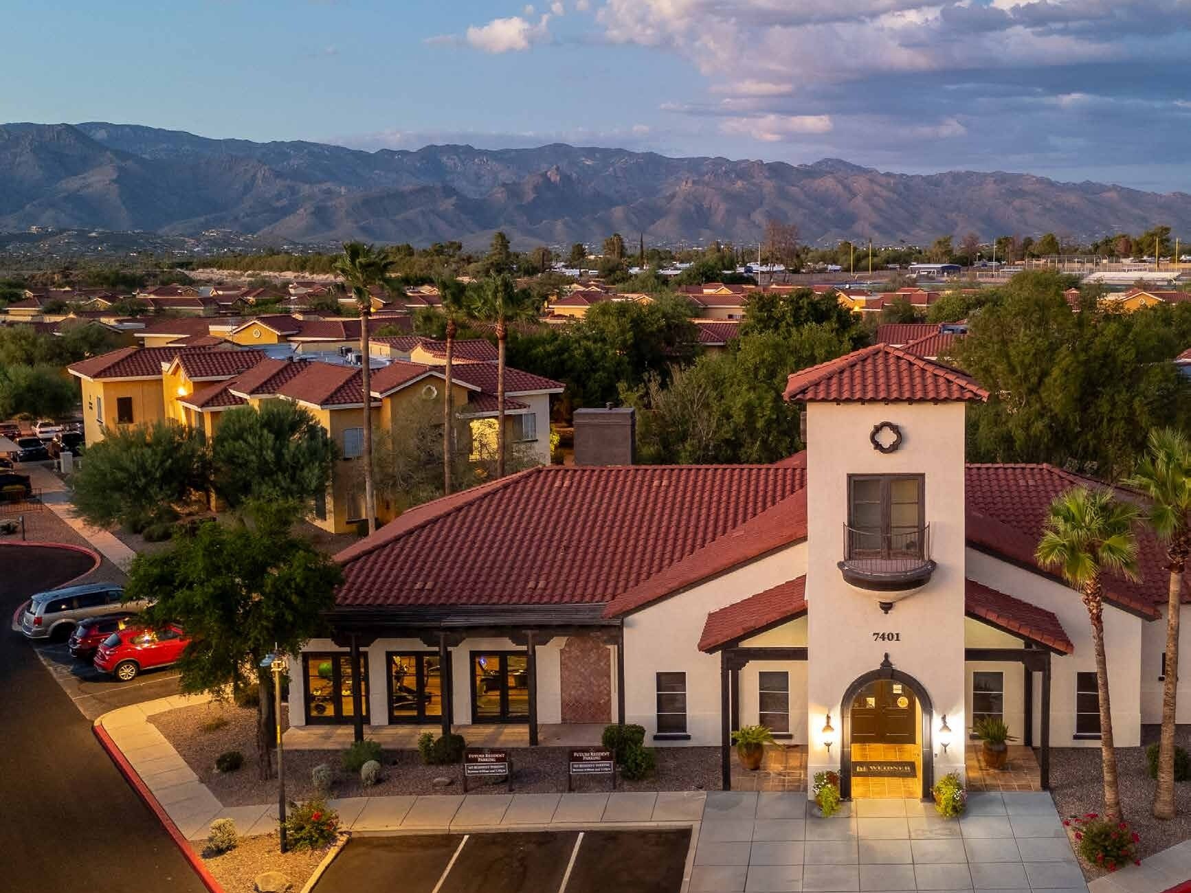 Exterior shot featuring The Retreat at Speedway, a multifamily property in Tucson, Ariz.