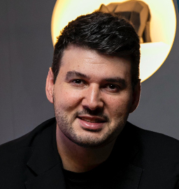 headshot of Henrique Driessen
