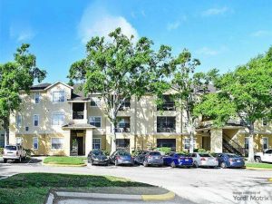 Exterior image of The Summit at Metrowest, a 280-unit multifamily property in Orlando, Fla.