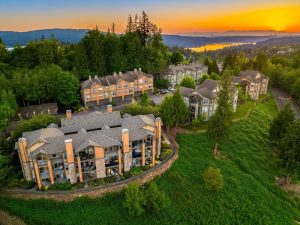 Aerial shot of Boulder Creek, a 204-unit apartment and townhome multifamily community in Sammamish, Wash.