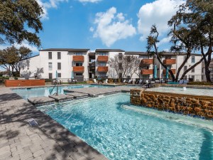 Exterior shot featuring Jasmine's exterior amenity package in Dallas.