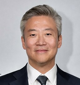 Headshot of Steven Song