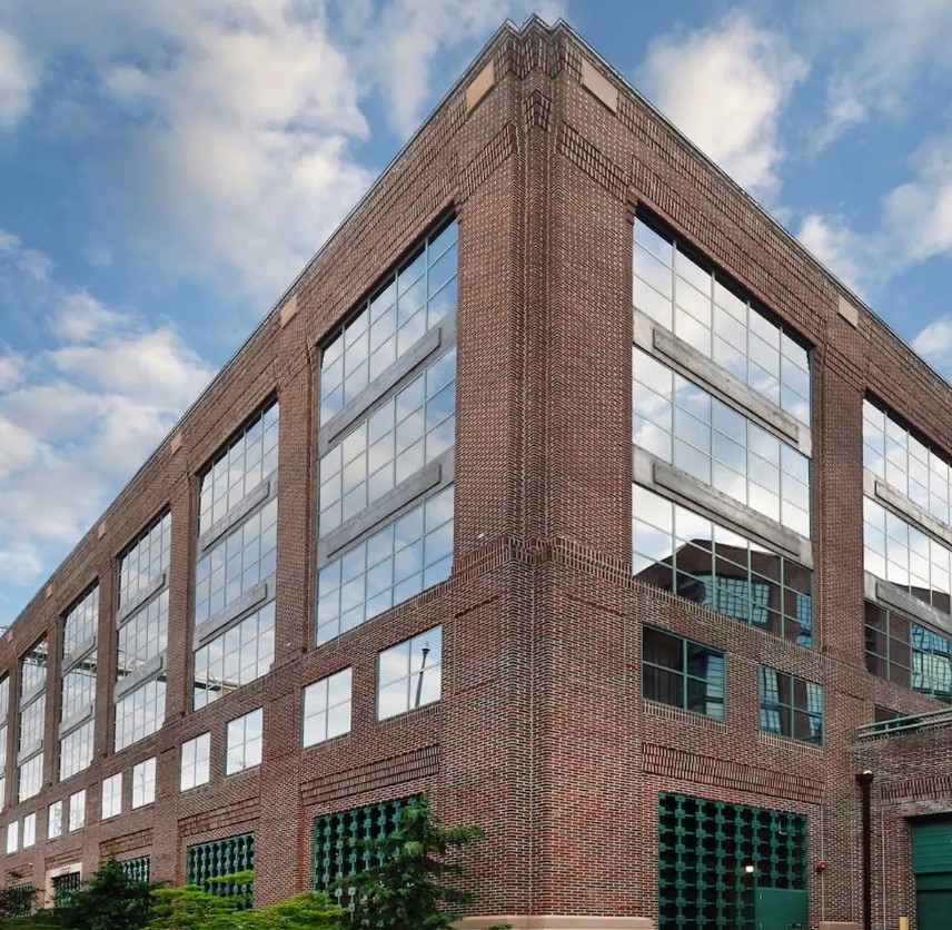 photo of the former office building at 3333 K St. NW in Washington, D.C.'s Georgetown neighborhood that is being converted more than 20 luxury condominiums and retail space by ONE Street Commercial Development.